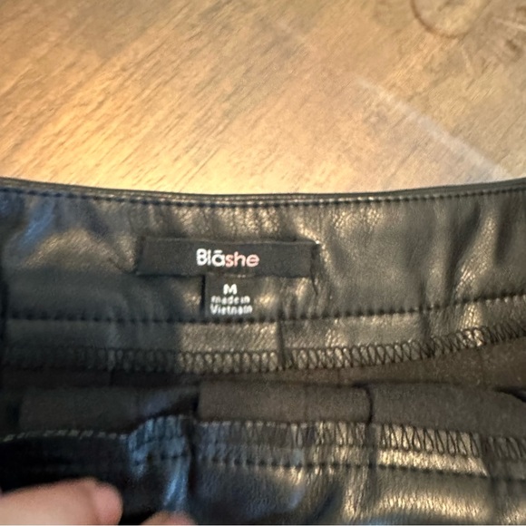 Blashe black leather skirt, in excellent condition size M - Picture 9 of 14